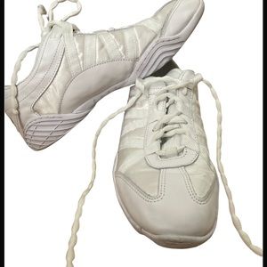 Nfinity cheer shoes